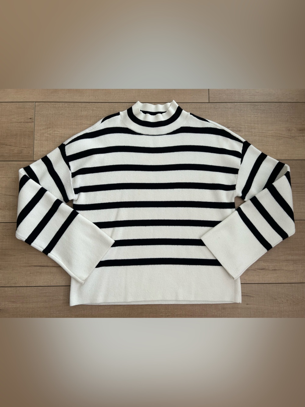 Evereve Sweater Medium